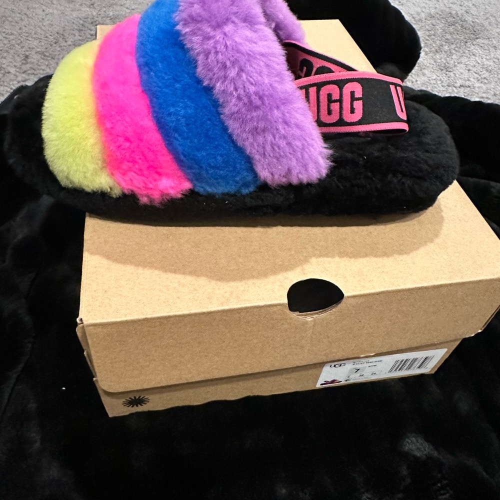 Ugg Slippers - image 4